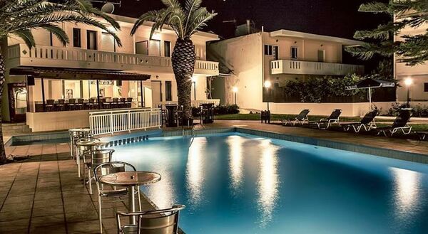 Holidays at Cretan Sun Hotel and Apartments in Platanias Rethymnon, Rethymnon