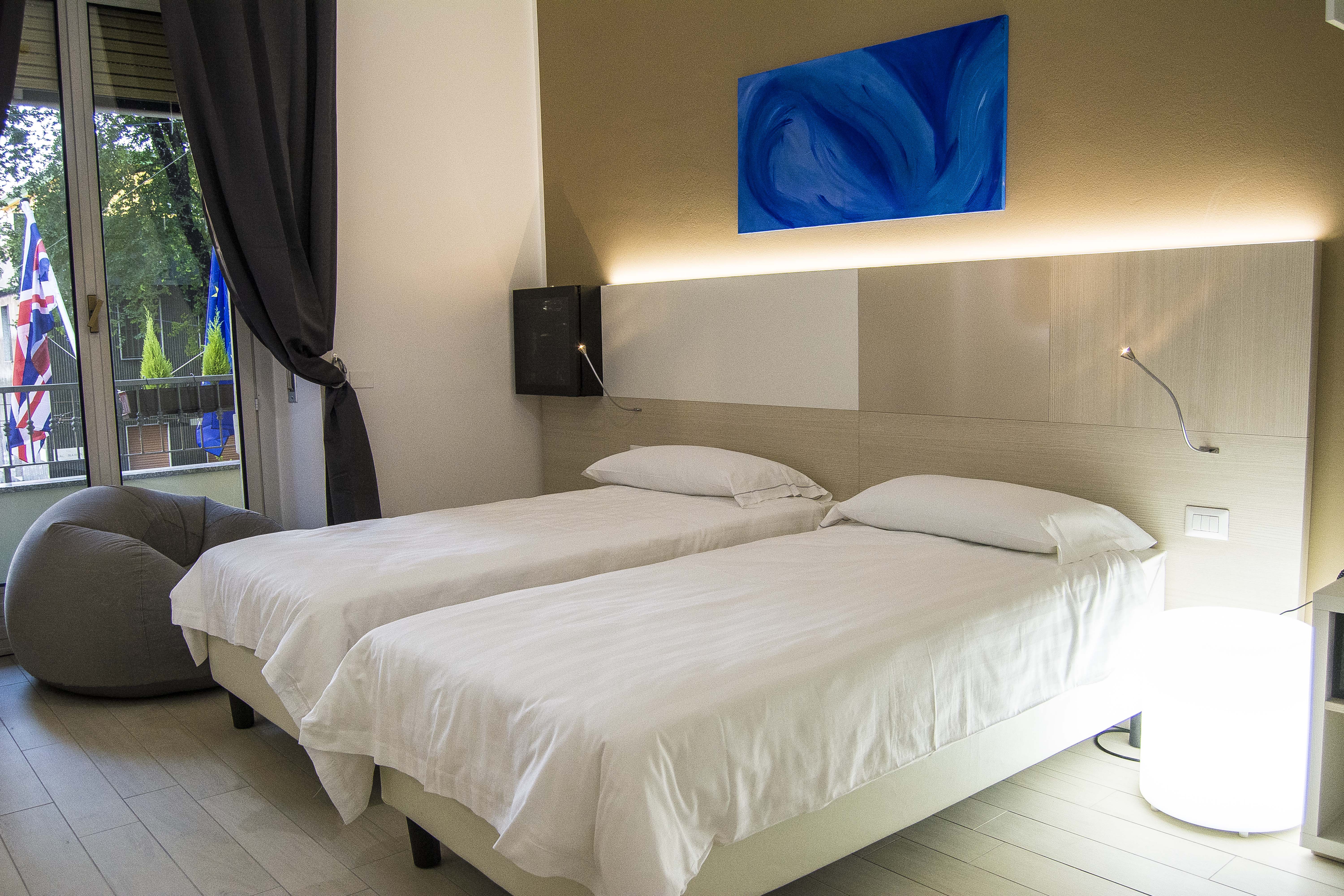 Holidays at Mac Mahon Hotel in Milan, Italy