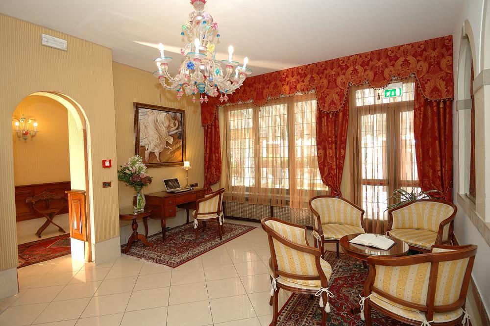 Holidays at Hesperia Hotel in Venice, Italy