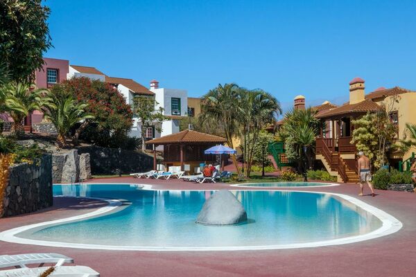 Holidays at Oasis San Antonio Apartments in Playa De Los Cancajos, La Palma