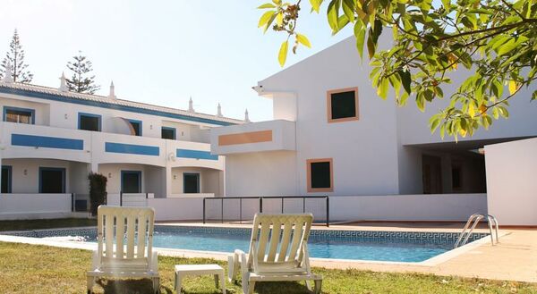 Holidays at Oasis Beach Apartments in Praia da Luz, Algarve