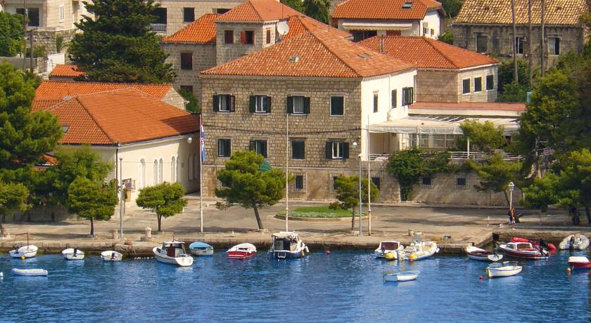 Holidays at Supetar Hotel in Cavtat, Croatia