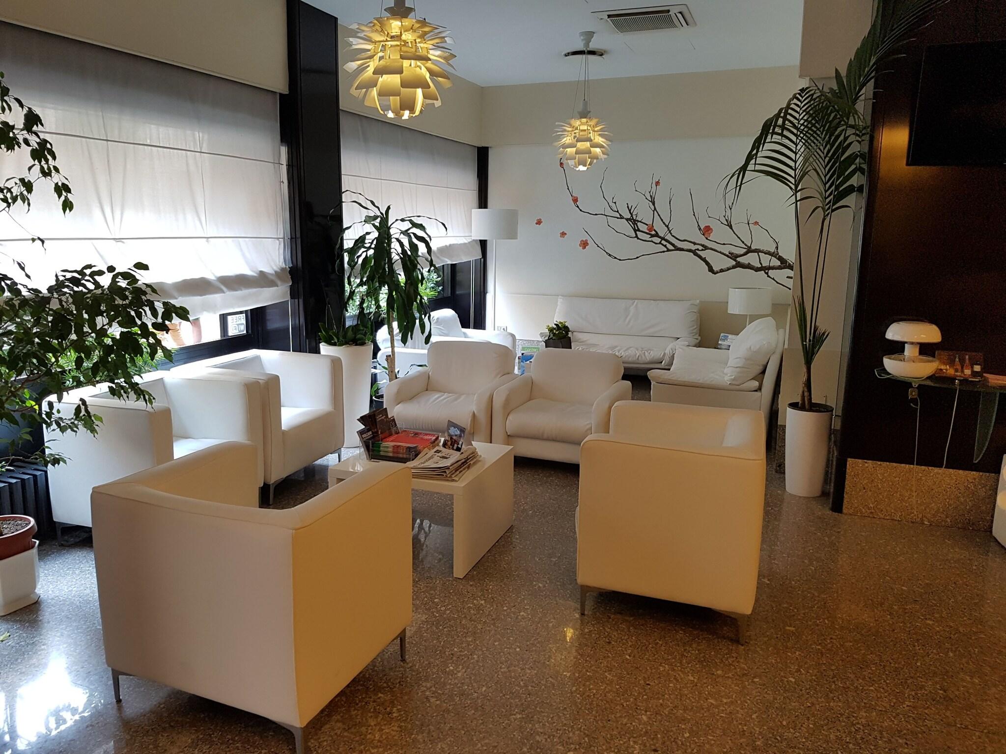 Holidays at Mennini Hotel in Milan, Italy