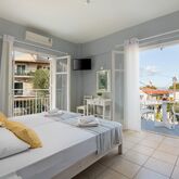 Bella Vista Beach Hotel and Studios Picture 6