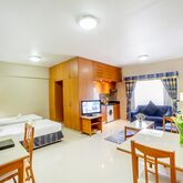 Golden Sands Hotel and Apartments Picture 5