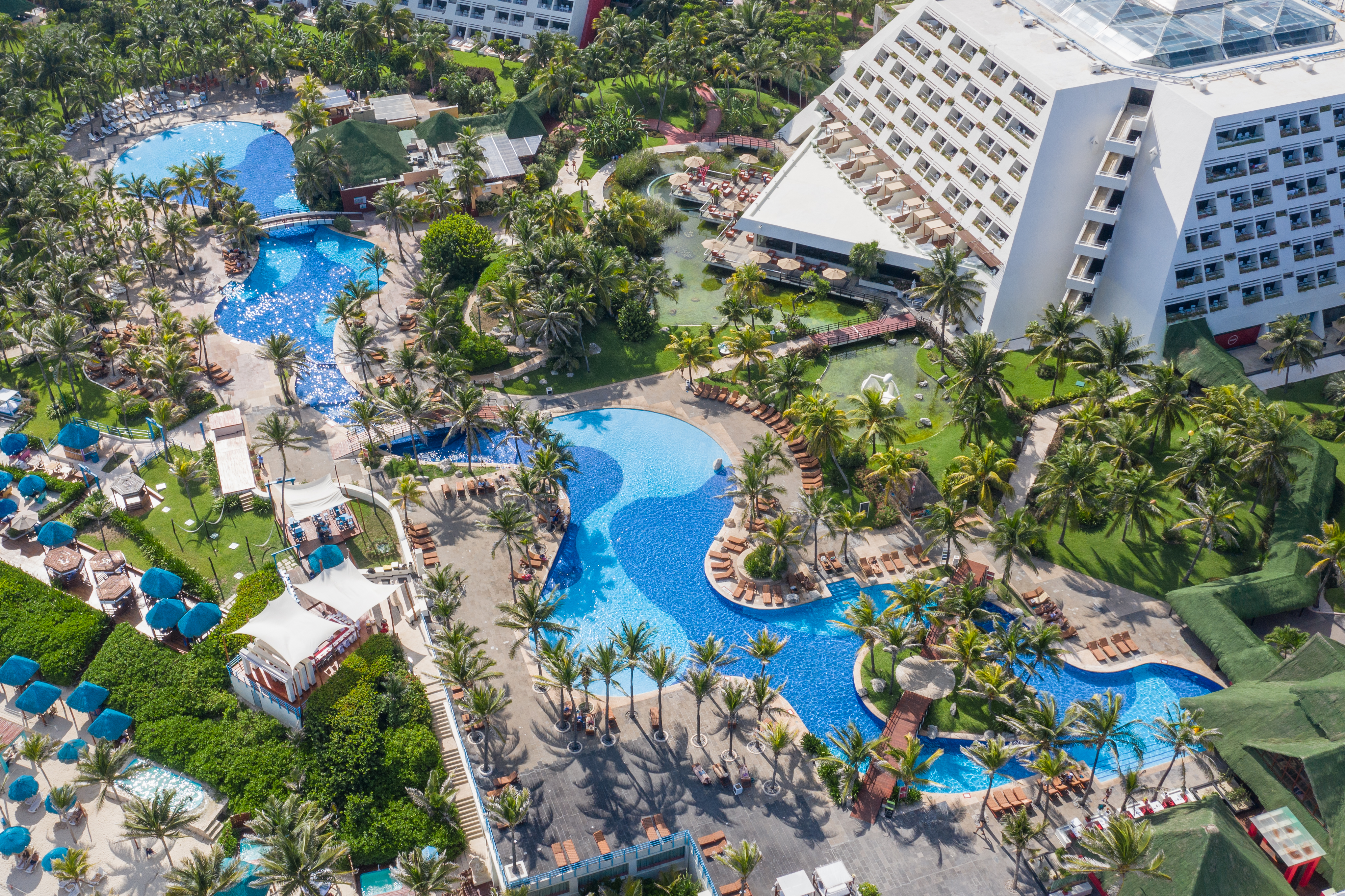 Holidays at The Pyramid Luxury at Grand Oasis in Cancun, Mexico