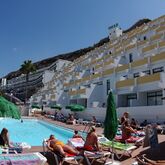 Omar Apartments Picture 0