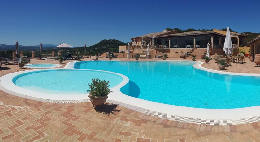 Holidays at Parco Degli Ulivi Hotel in Cannigione, Sardinia