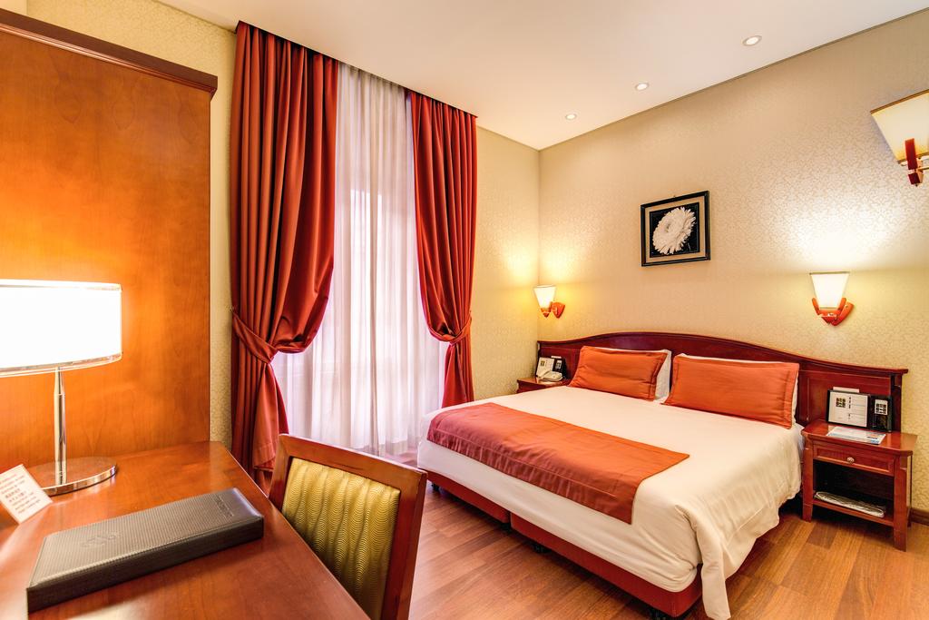 Holidays at Augusta Lucilla Palace Hotel in Rome, Italy