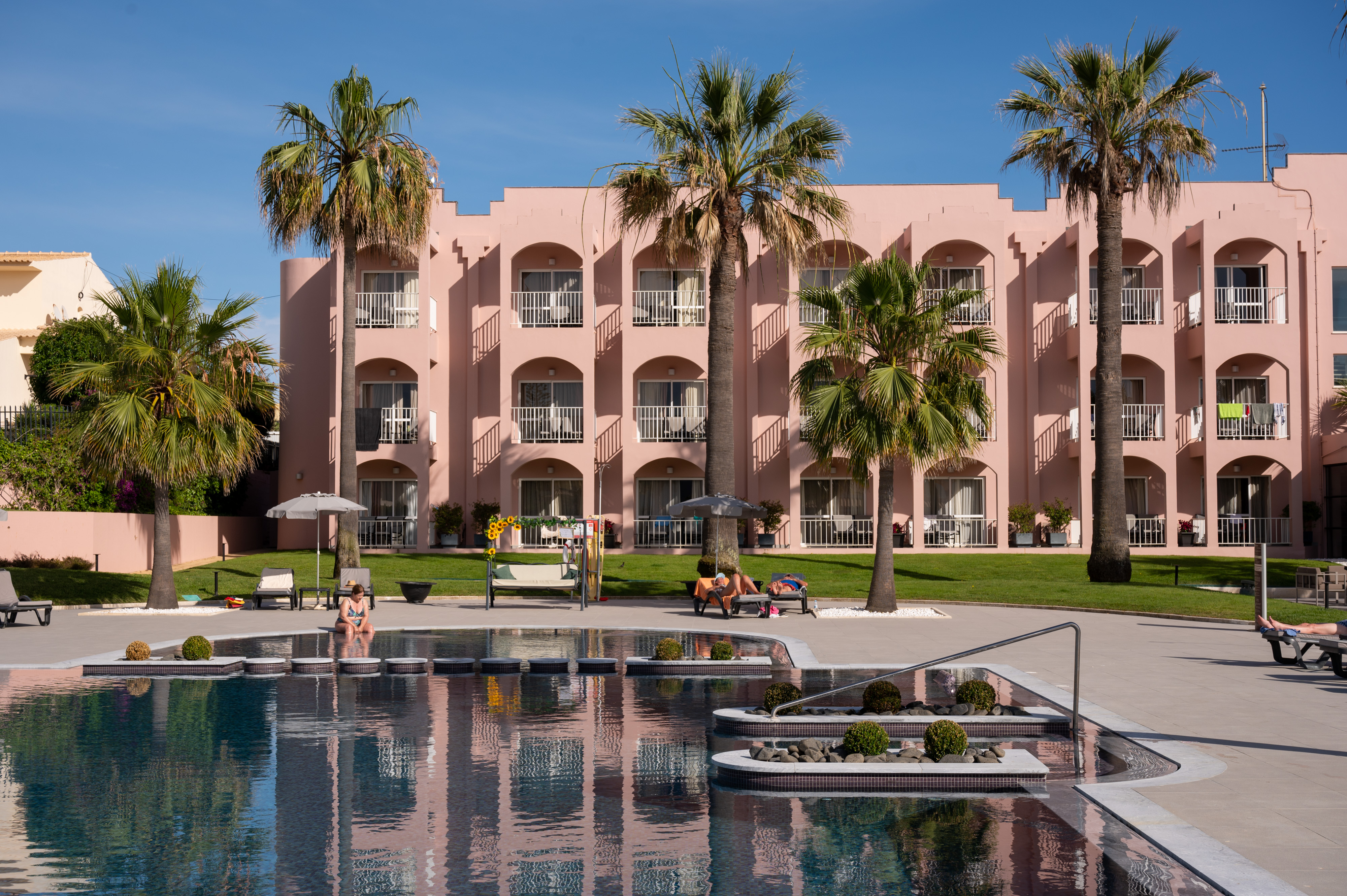 Holidays at Vila Gale Praia Hotel in Gale, Algarve