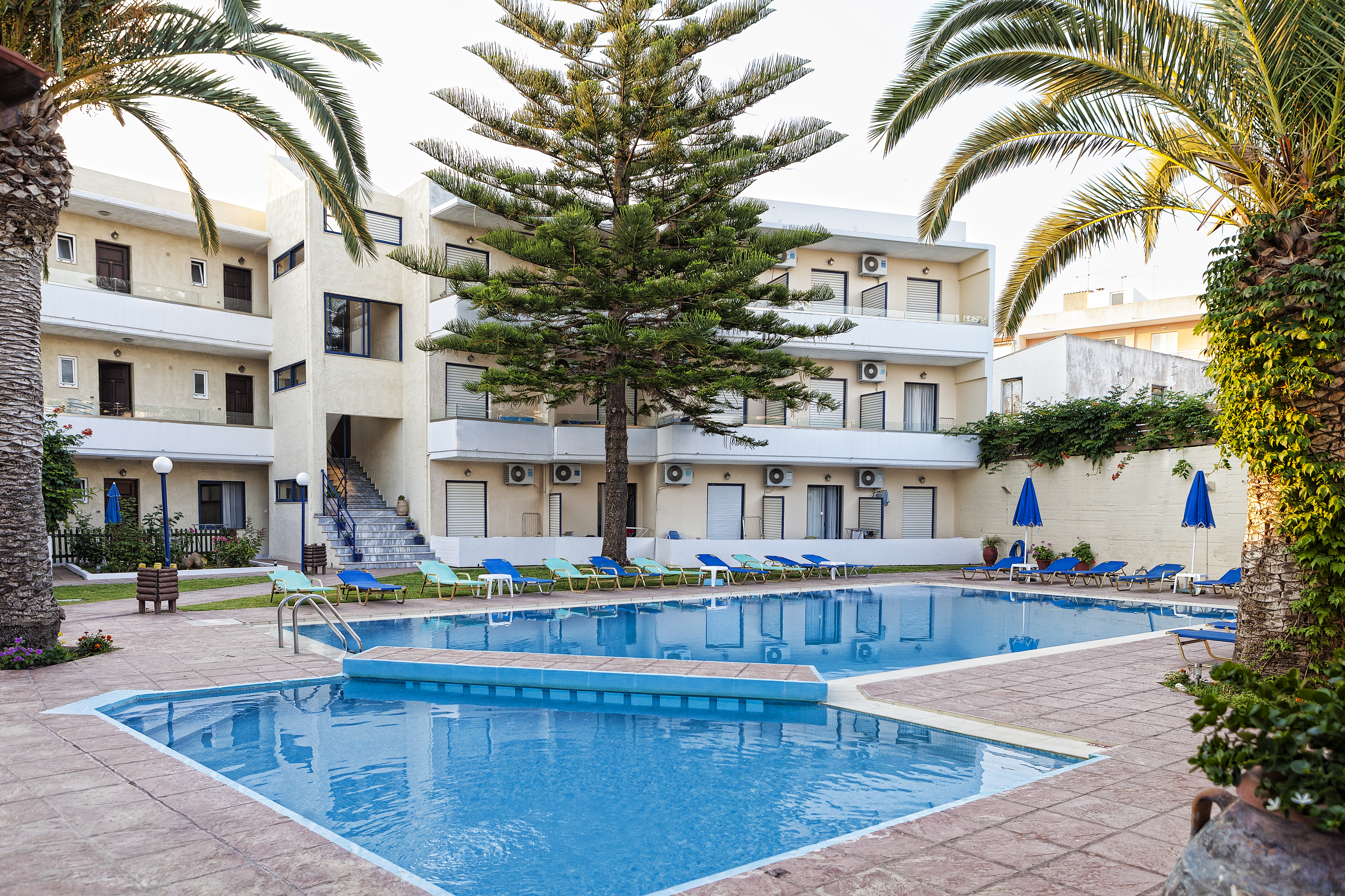 Holidays at Cretan Sun Hotel and Apartments in Platanias Rethymnon, Rethymnon