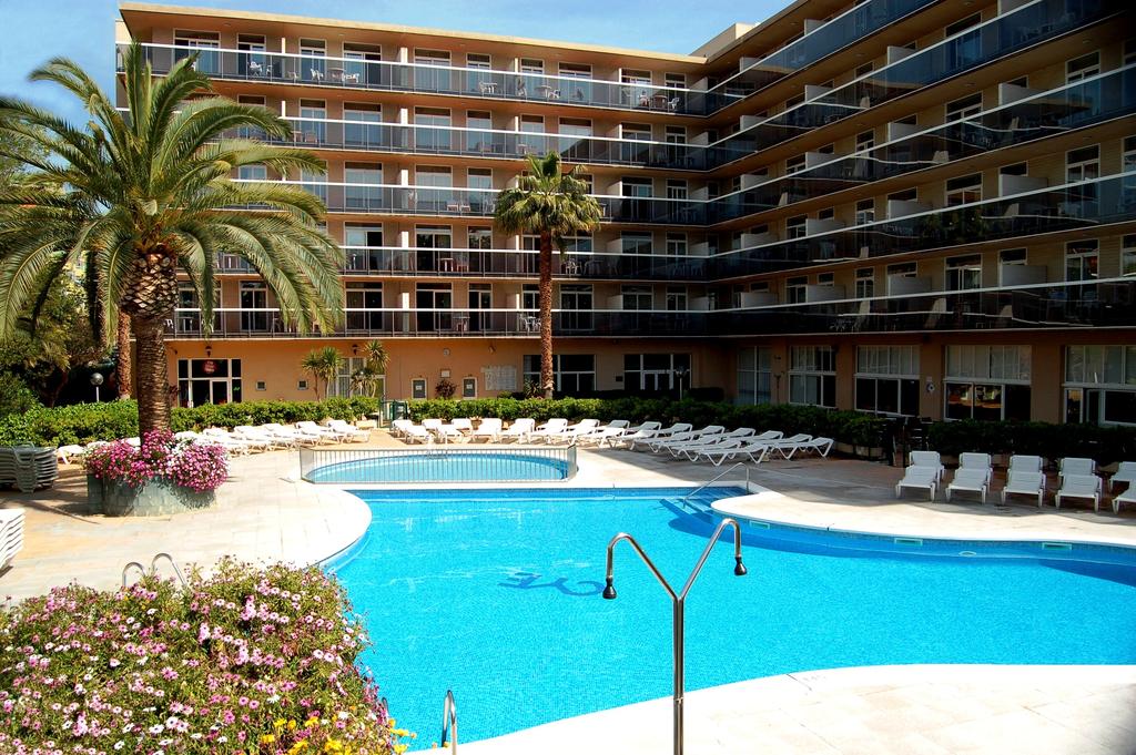 Holidays at CYE Holiday Centre in Salou, Costa Dorada