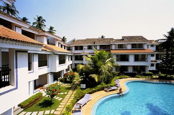 Holidays at Lagoa Azul Resort Hotel in Arpora, India