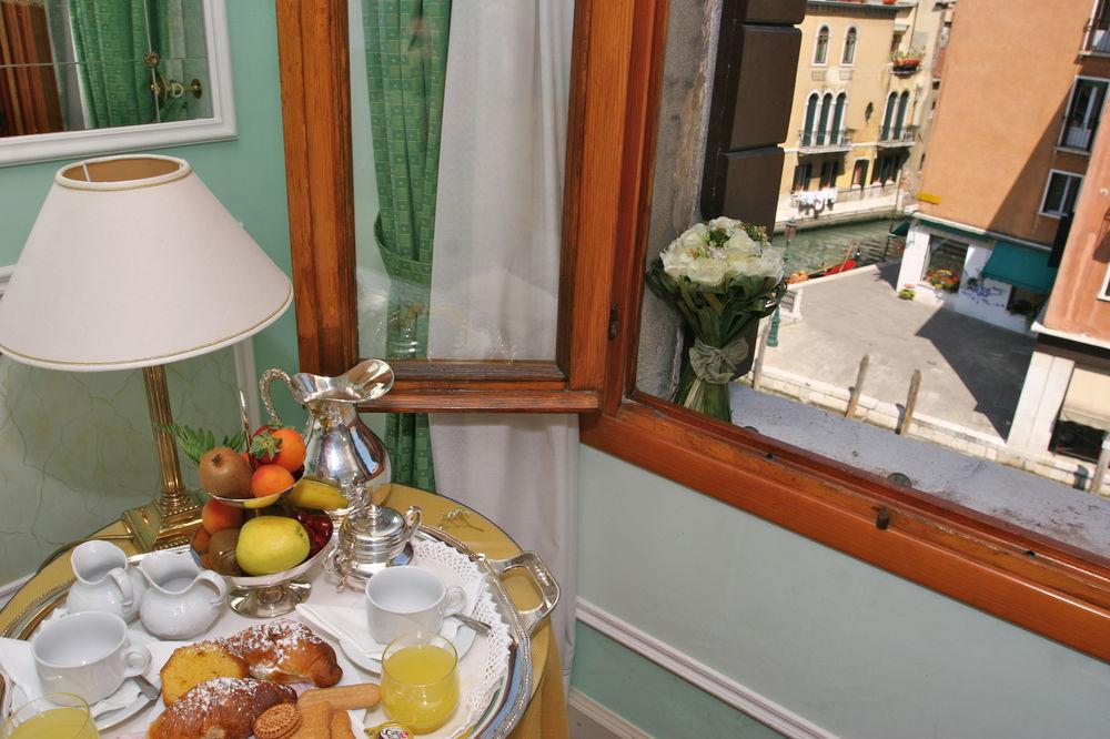 Holidays at Arlecchino Hotel in Venice, Italy