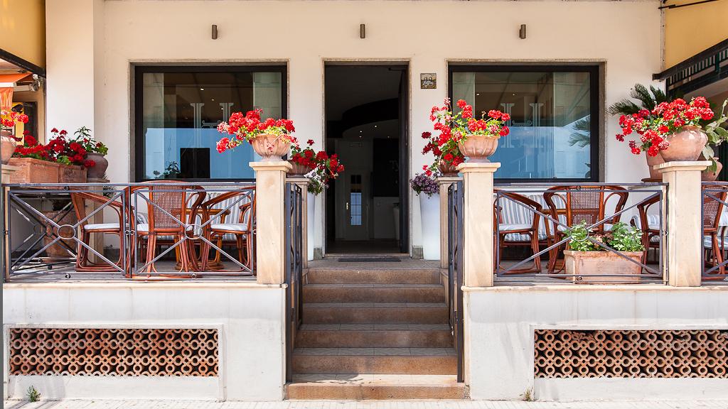 Holidays at Tysandros Hotel in Giardini Naxos, Sicily