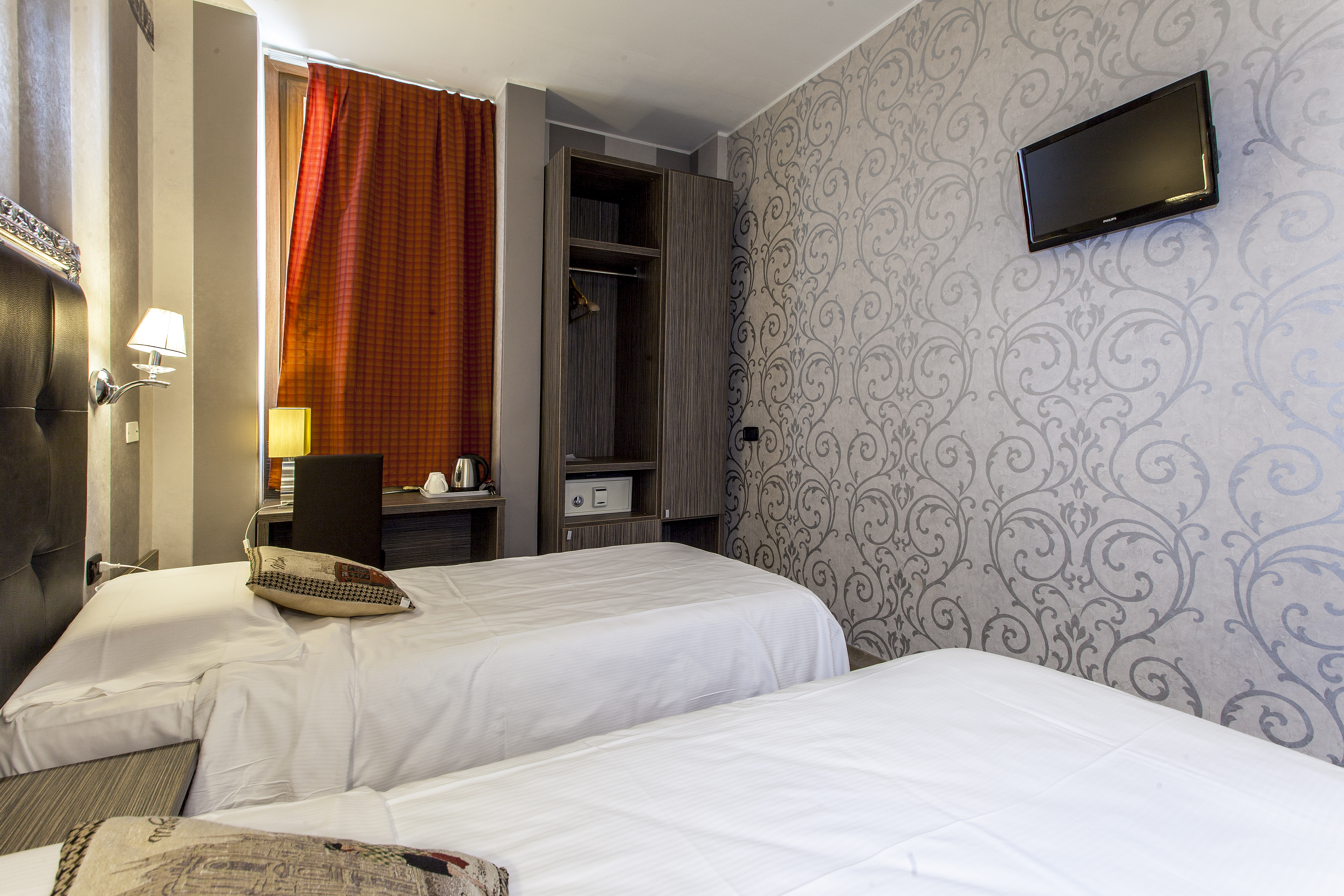 Holidays at Canova Hotel in Milan, Italy