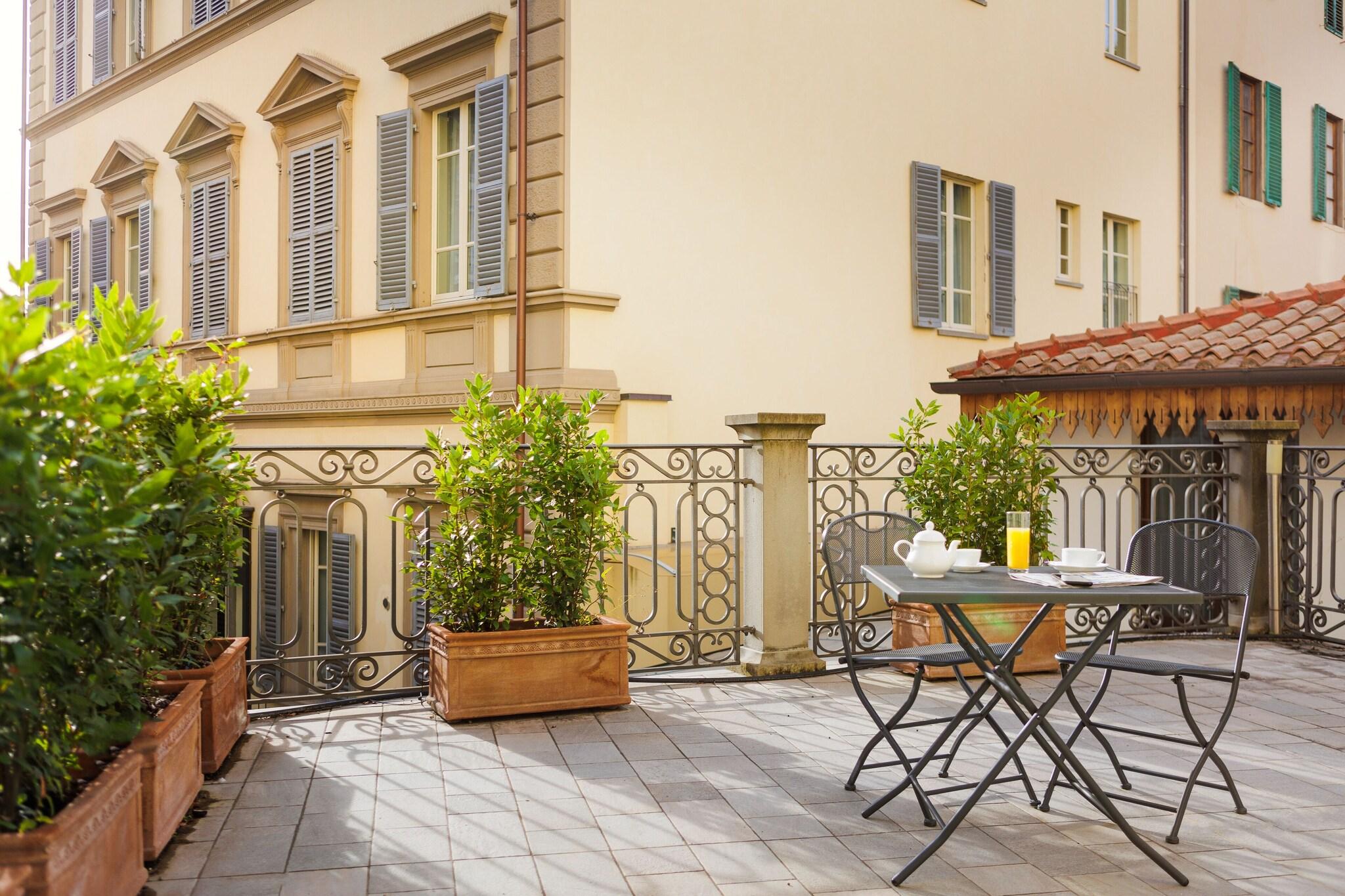 Holidays at Embassy Hotel in Florence, Tuscany