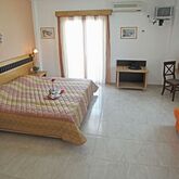 Sarantis Hotel Picture 12