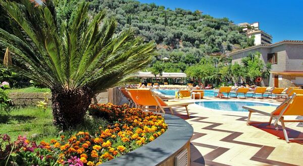 Holidays at Grand Hotel Parco del Sole in Sorrento, Neapolitan Riviera