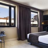 Medium City Hotel Picture 3