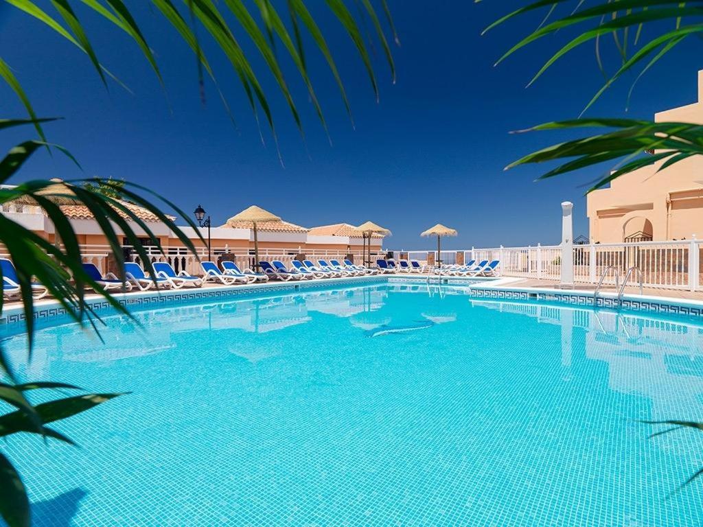 Holidays at Paradise Court Apartments in Torviscas, Costa Adeje