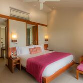 Centara Ras Fushi Resort & Spa Maldives Hotel Picture 14