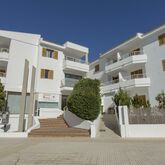 Flora Apartments Picture 3