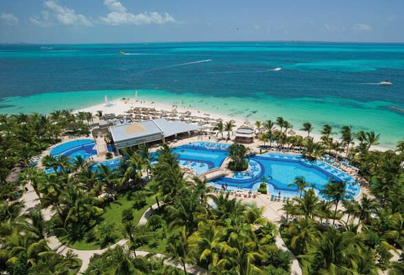 Holidays at Riu Caribe Hotel in Cancun, Mexico