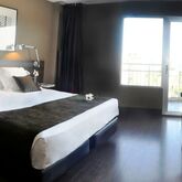 Medium Valencia Hotel Picture 4