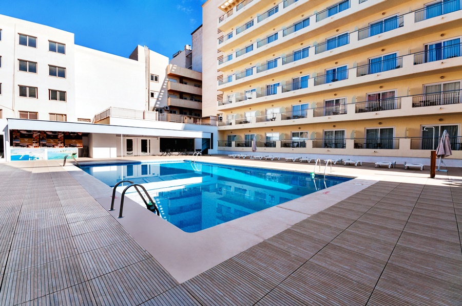 Holidays at Fontana Plaza Hotel in Torrevieja, Costa Blanca