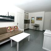 Turbo Club Apartments Picture 6