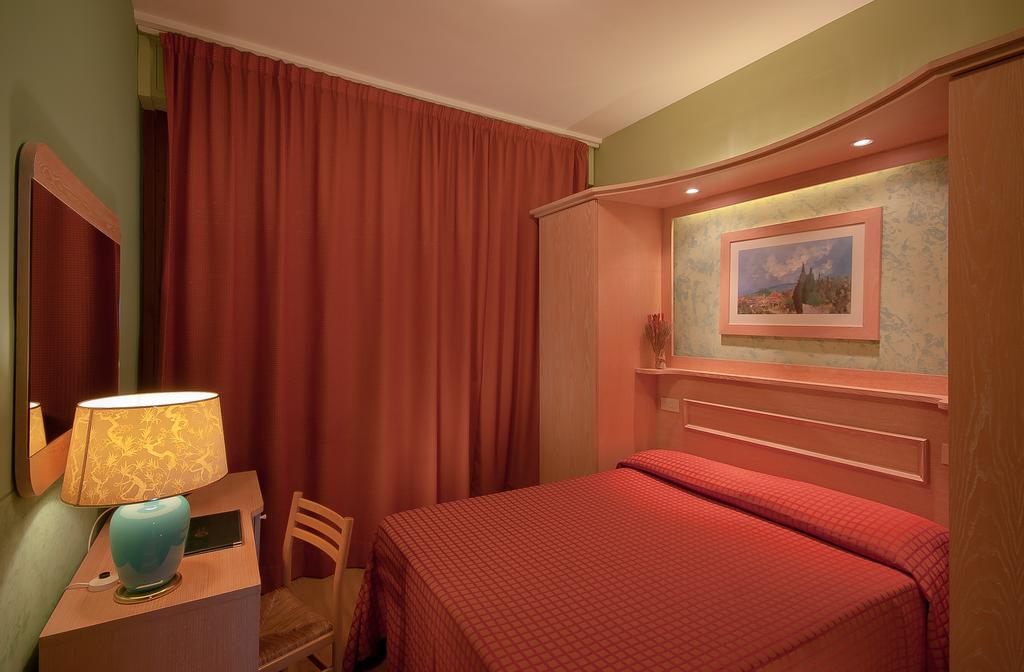 Holidays at Meridiana Hotel in Florence, Tuscany