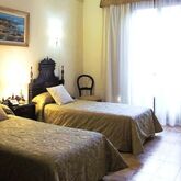 Born Hotel Picture 3