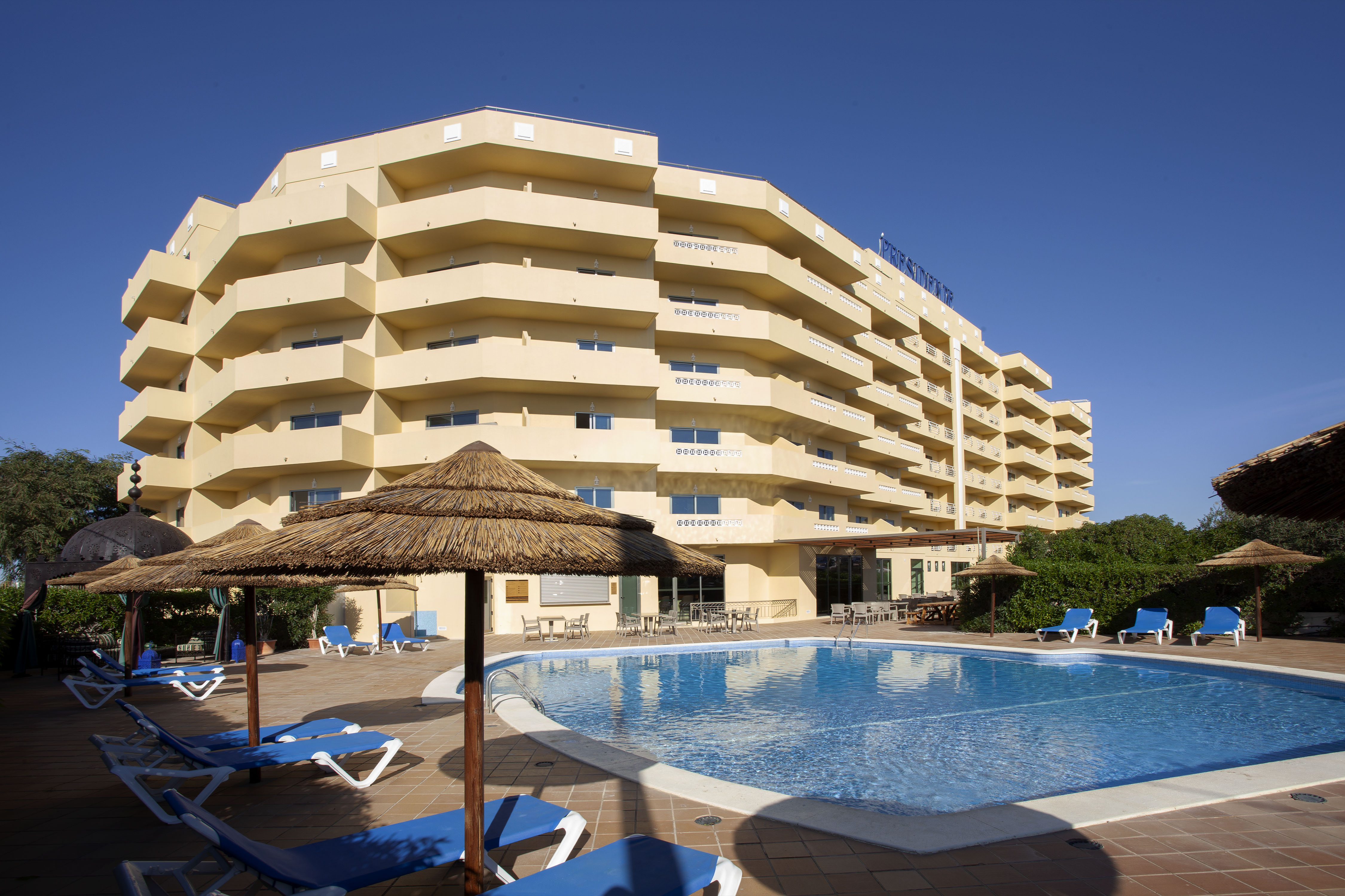 Holidays at Presidente Aparthotel in Praia da Rocha, Algarve