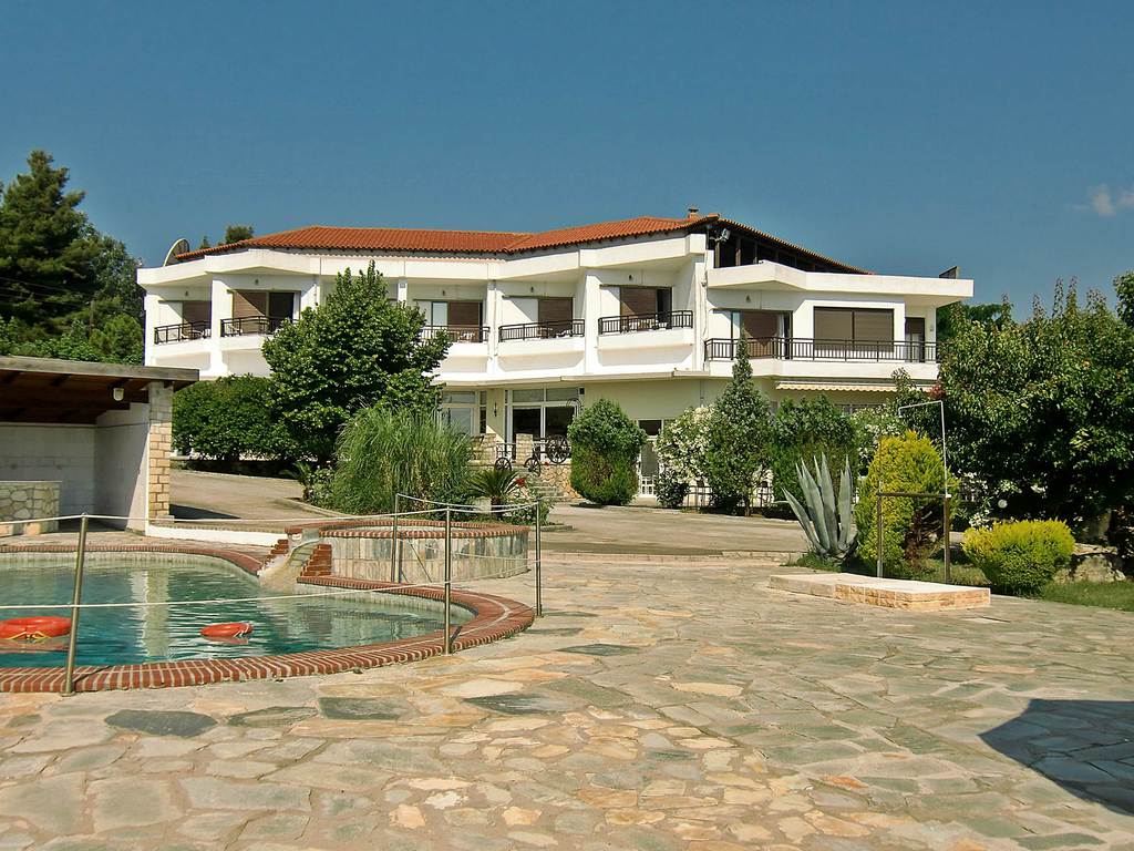 Holidays at Paschos Hotel in Kriopigi, Halkidiki