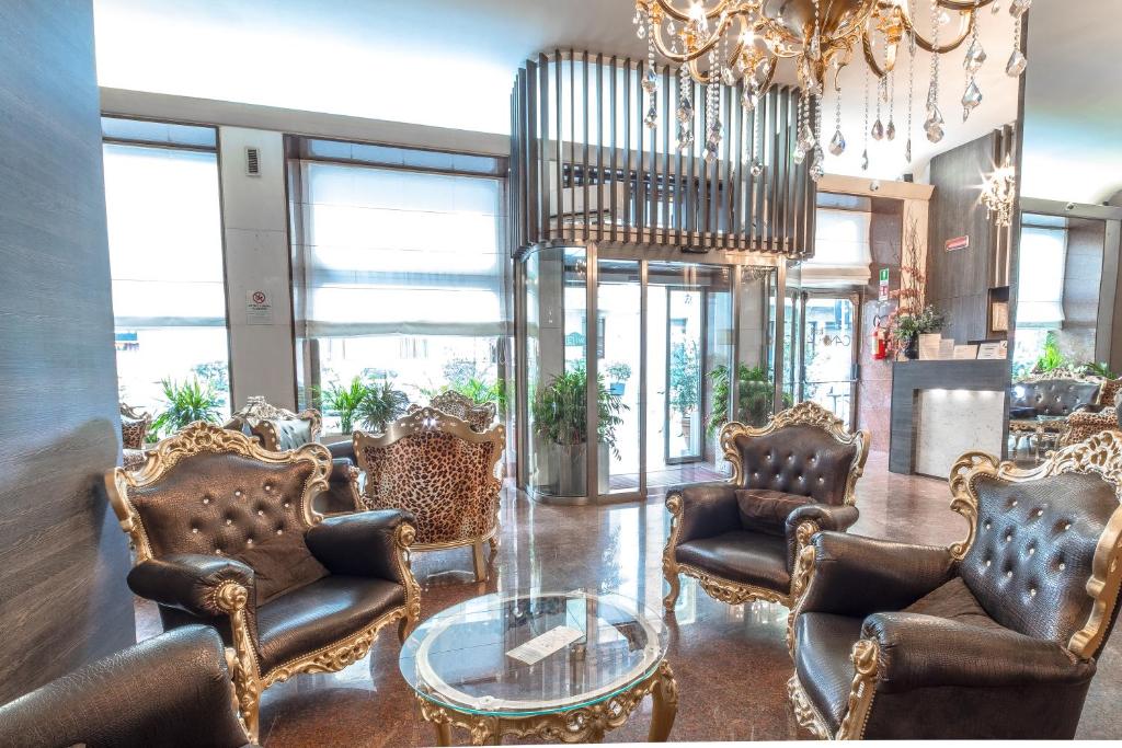 Holidays at Canova Hotel in Milan, Italy