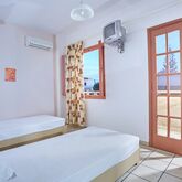 Klio Apartments Picture 8