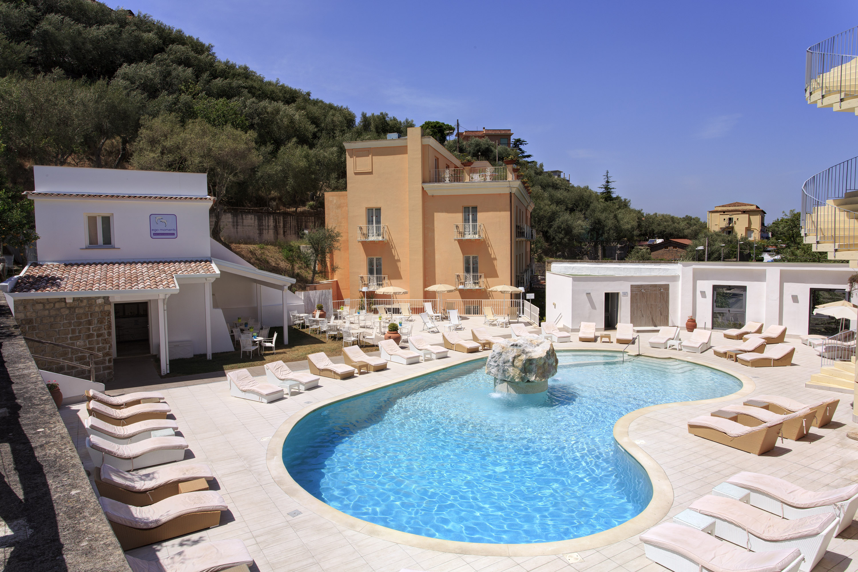 Holidays at Atlantic Palace Hotel in Sorrento, Neapolitan Riviera