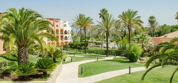 Holidays at Jardim Da Meia Praia Hotel in Lagos, Algarve